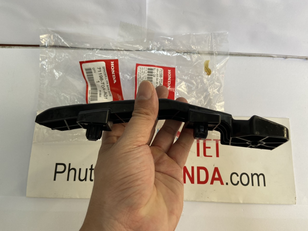 Cá cài cản trước xe Honda CRV 2013 đến 2017